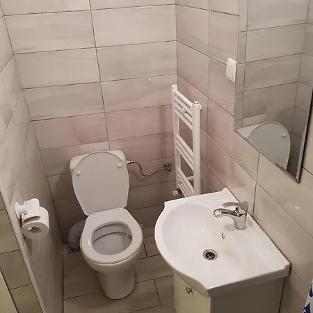 Second Apartament شقة